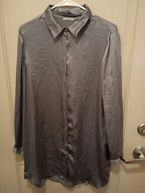 Intimissimi women's Icy Blue 100%Silk Button Down Blouse Size L
